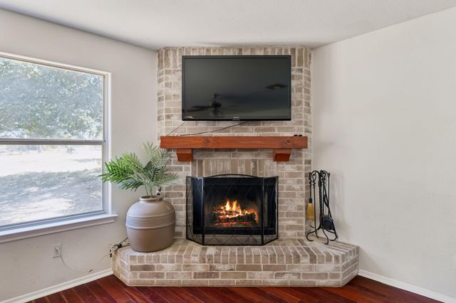 6005 La Mesa ST, Lago Vista, TX 78645