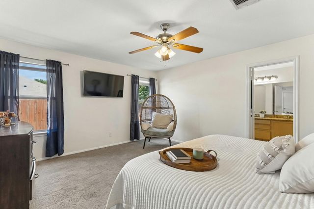 6005 La Mesa ST, Lago Vista, TX 78645