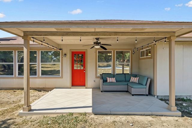 6005 La Mesa ST, Lago Vista, TX 78645