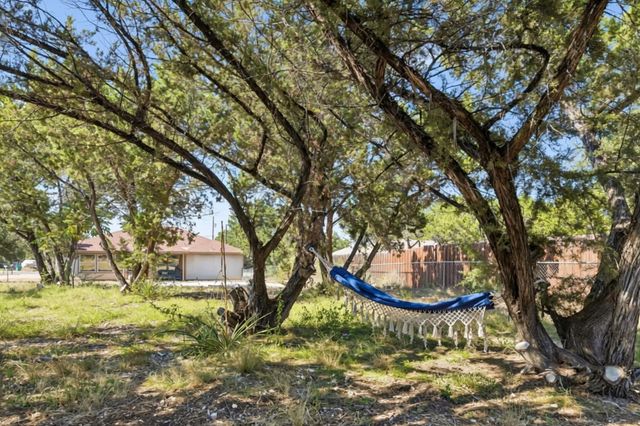 6005 La Mesa ST, Lago Vista, TX 78645