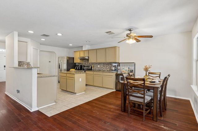 6005 La Mesa ST, Lago Vista, TX 78645
