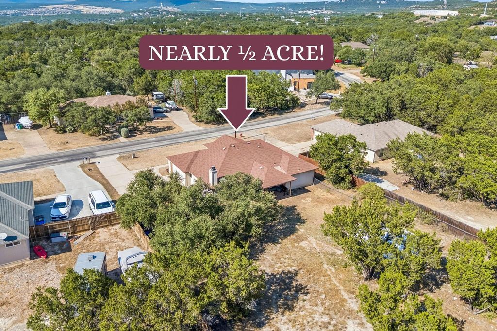 6005 La Mesa ST, Lago Vista, TX 78645