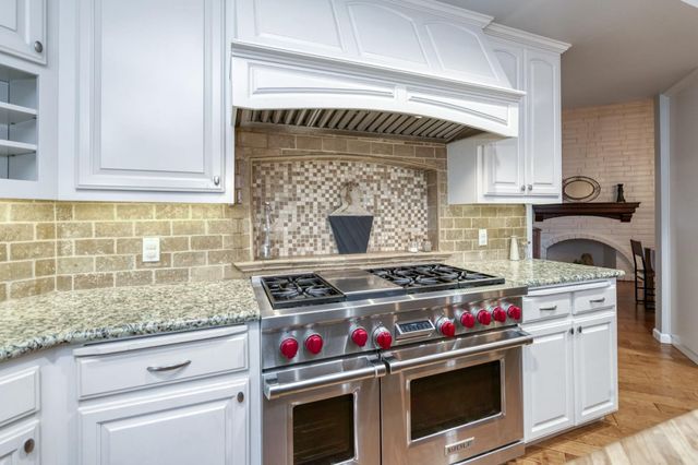 6090 Amber Avenue, Clovis, CA 93619