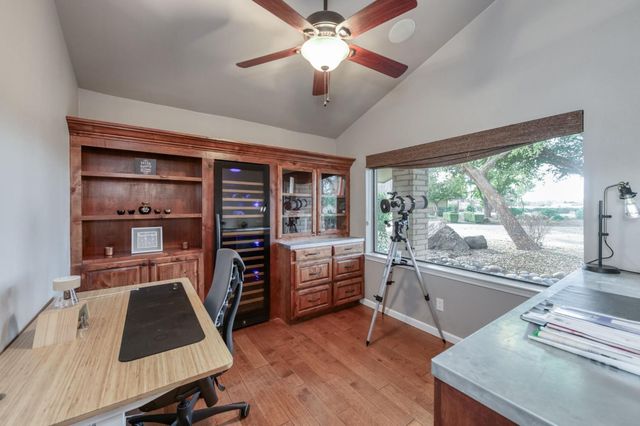 6090 Amber Avenue, Clovis, CA 93619