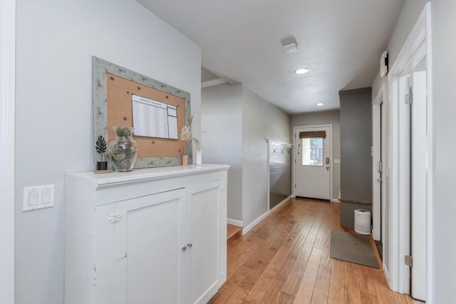 6090 Amber Avenue, Clovis, CA 93619