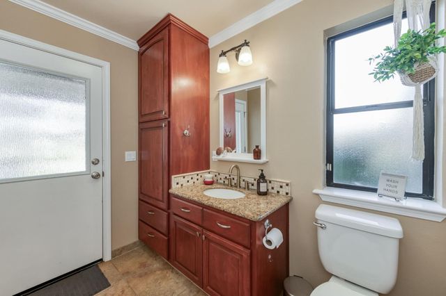 6090 Amber Avenue, Clovis, CA 93619