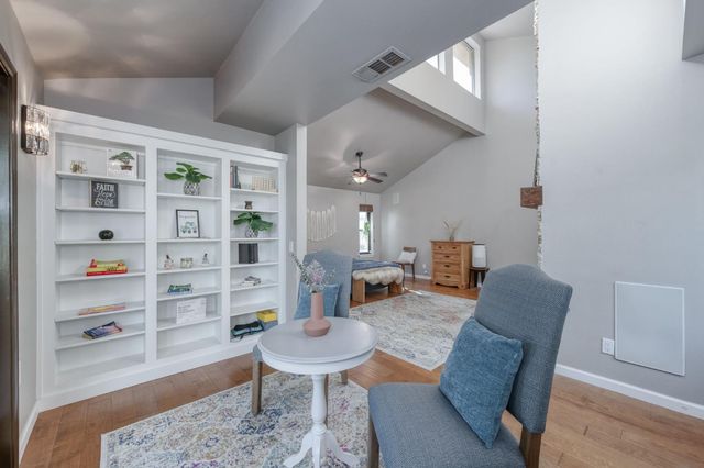 6090 Amber Avenue, Clovis, CA 93619