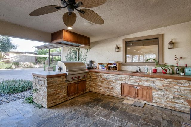 6090 Amber Avenue, Clovis, CA 93619