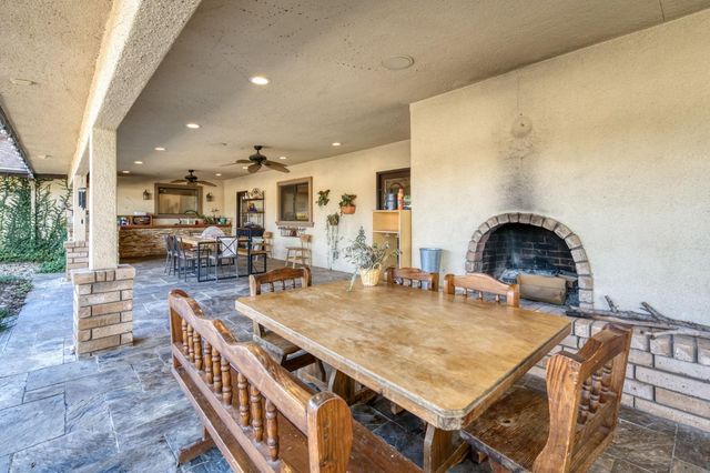 6090 Amber Avenue, Clovis, CA 93619