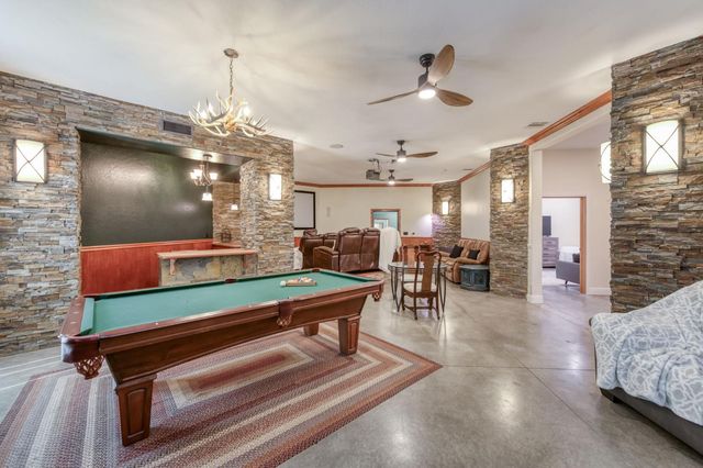 6090 Amber Avenue, Clovis, CA 93619