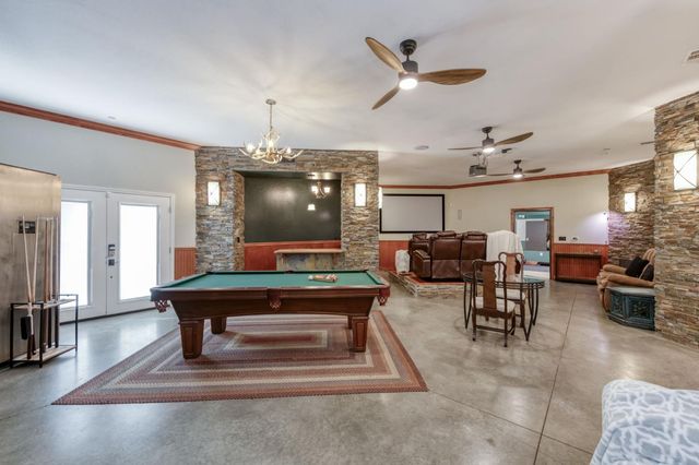 6090 Amber Avenue, Clovis, CA 93619