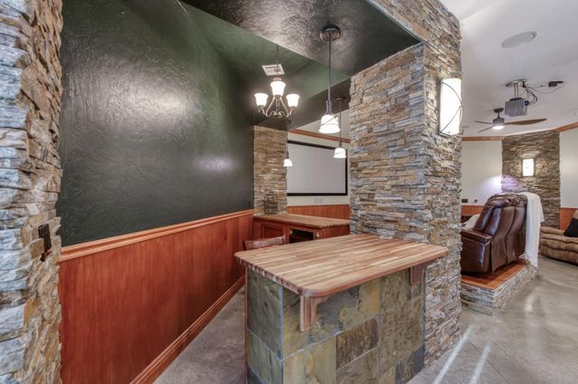 6090 Amber Avenue, Clovis, CA 93619