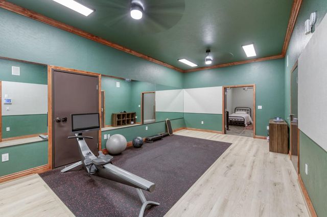 6090 Amber Avenue, Clovis, CA 93619