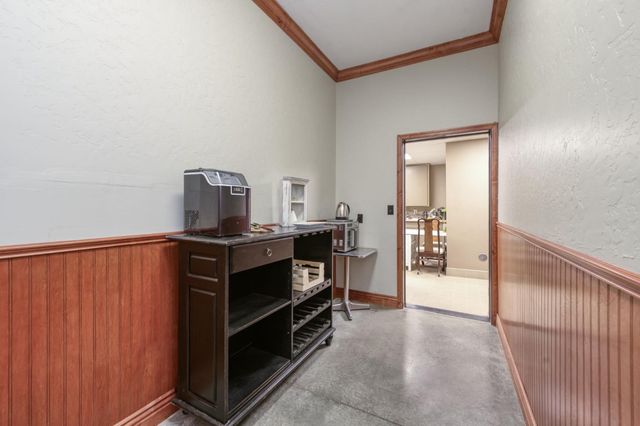 6090 Amber Avenue, Clovis, CA 93619