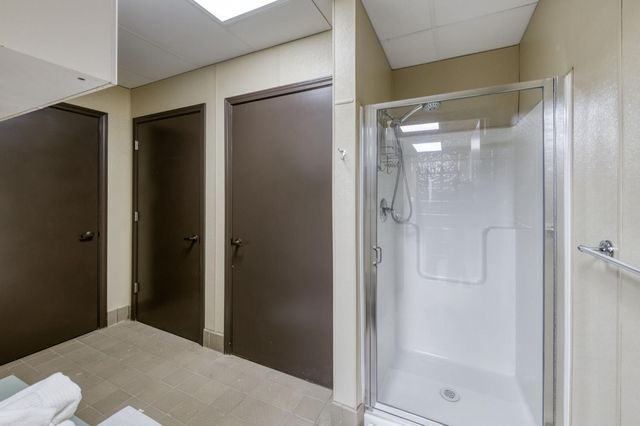 6090 Amber Avenue, Clovis, CA 93619