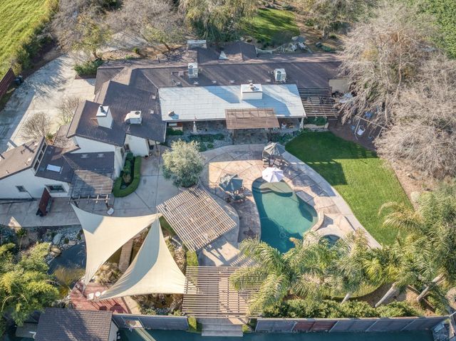 6090 Amber Avenue, Clovis, CA 93619