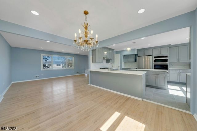 162 Grove Ave, Verona Twp., NJ 07044