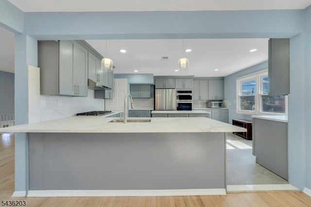 162 Grove Ave, Verona Twp., NJ 07044