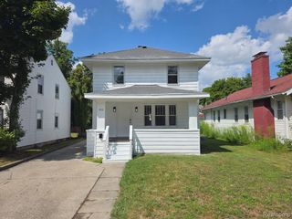 1710 State Street, Saginaw, MI 48602