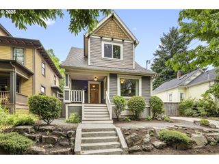 209 Ne FARGO St, Portland, OR 97212