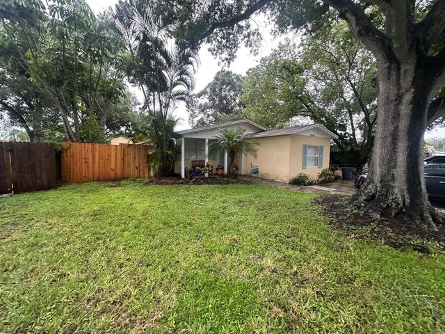10040 62ND STREET N, Pinellas Park, FL 33782