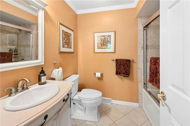 1830 Pear Court, Upper Macungie Twp, PA 18051
