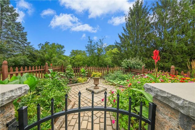 1830 Pear Court, Upper Macungie Twp, PA 18051