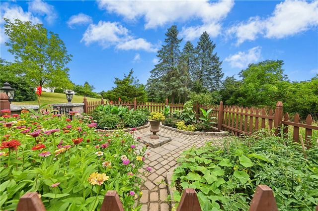 1830 Pear Court, Upper Macungie Twp, PA 18051