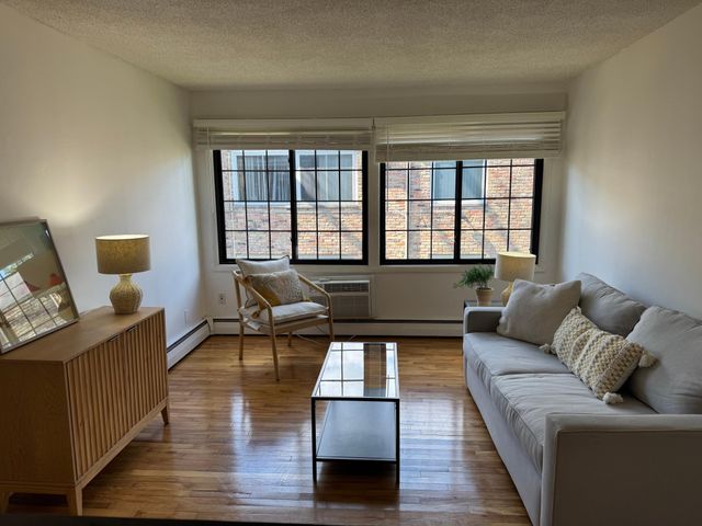 3844 Nicollet Avenue S 304, Minneapolis, MN 55409