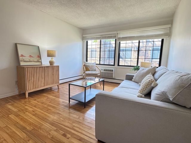 3844 Nicollet Avenue S 304, Minneapolis, MN 55409