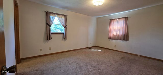 141 Mayfield Drive, Elizabethton, TN 37643