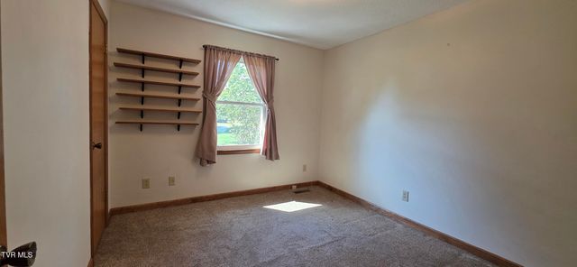 141 Mayfield Drive, Elizabethton, TN 37643