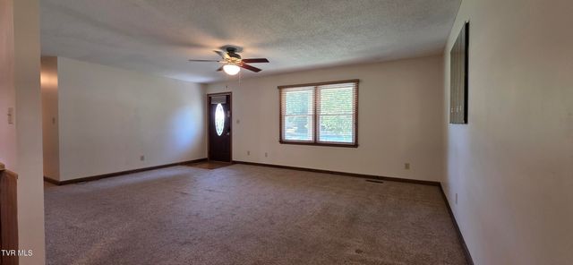 141 Mayfield Drive, Elizabethton, TN 37643
