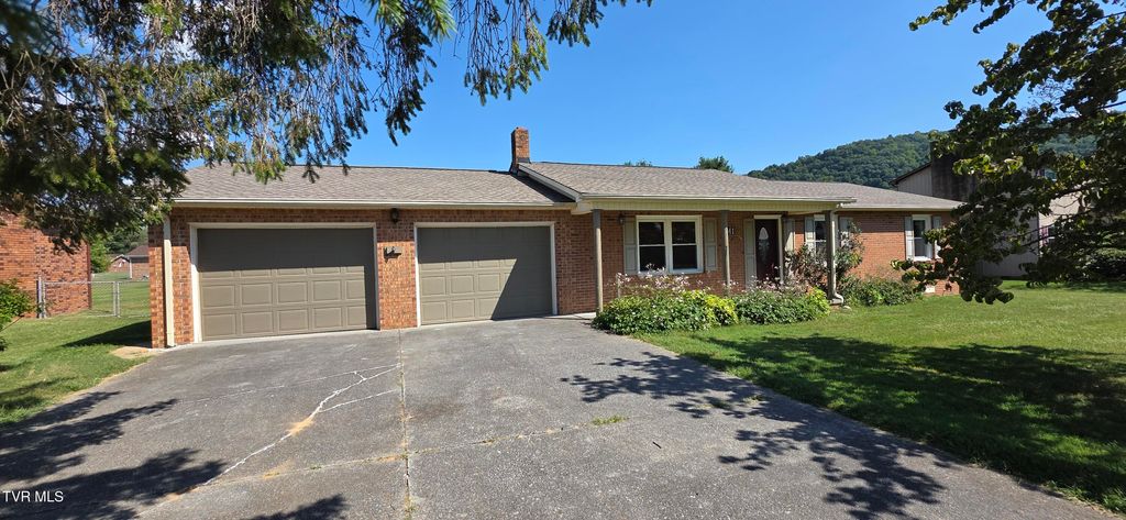 141 Mayfield Drive, Elizabethton, TN 37643