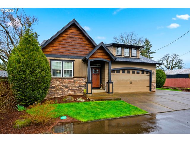 8117 COX Ln, Gladstone, OR 97027