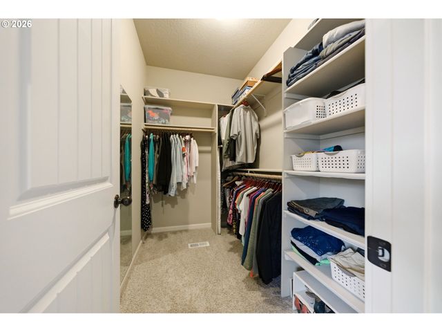 8117 COX Ln, Gladstone, OR 97027