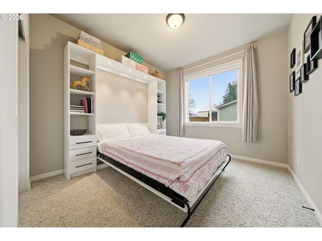 8117 COX Ln, Gladstone, OR 97027