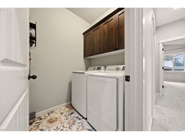 8117 COX Ln, Gladstone, OR 97027