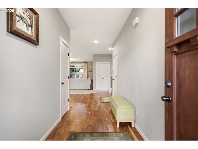 8117 COX Ln, Gladstone, OR 97027