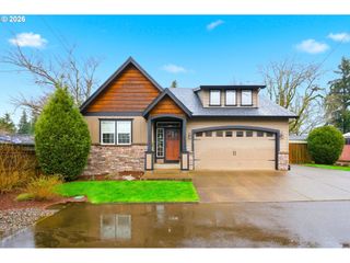 8117 COX Ln, Gladstone, OR 97027