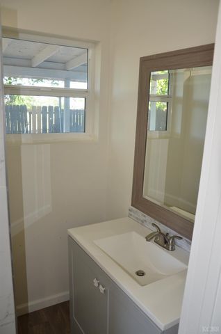 237 Smith Avenue, Lemoore, CA 93245