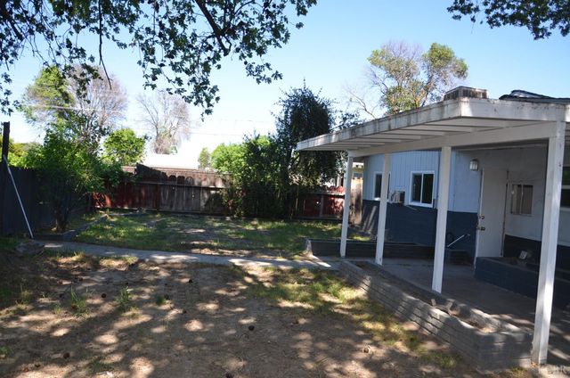237 Smith Avenue, Lemoore, CA 93245