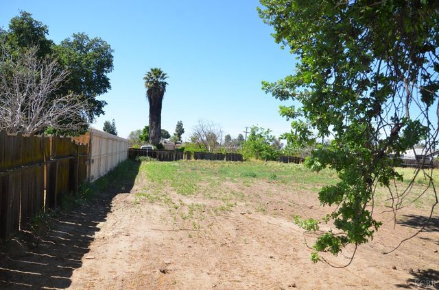 237 Smith Avenue, Lemoore, CA 93245