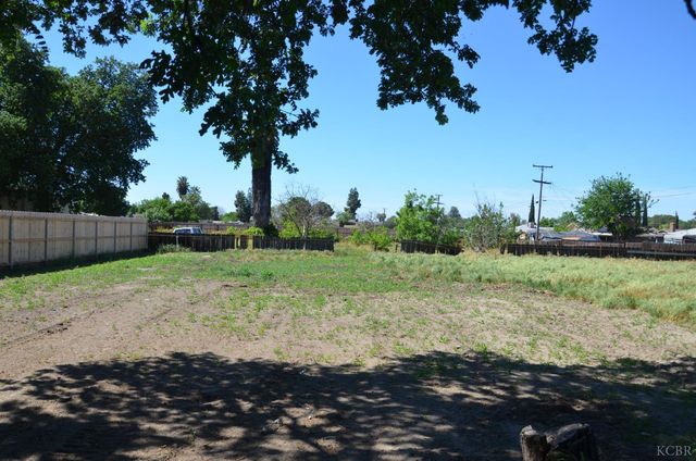 237 Smith Avenue, Lemoore, CA 93245