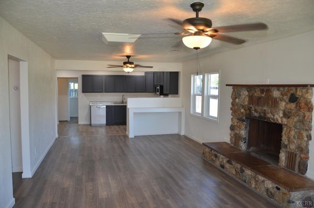 237 Smith Avenue, Lemoore, CA 93245