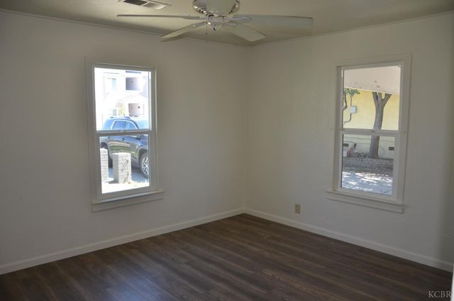 237 Smith Avenue, Lemoore, CA 93245