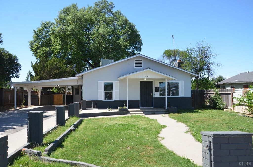 237 Smith Avenue, Lemoore, CA 93245