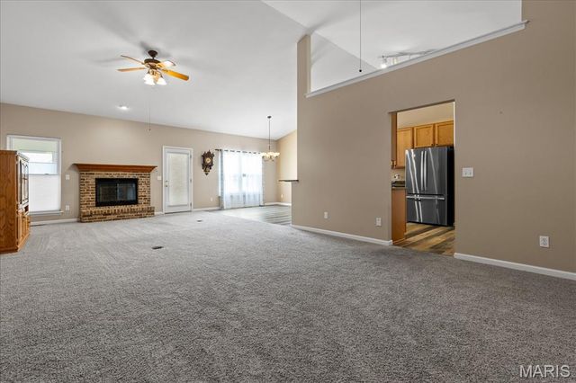253 Strayhorn Drive, St Peters, MO 63376