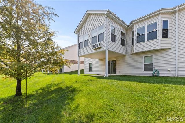253 Strayhorn Drive, St Peters, MO 63376
