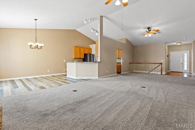 253 Strayhorn Drive, St Peters, MO 63376